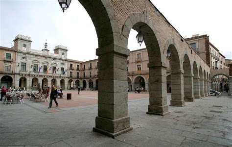 plaza del mercado chico|Plaza del Mercado Chico (Little Market Square), Avila